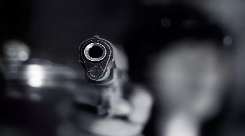 Shoot out at Malda, one minor boy injured | Sangbad Pratidin