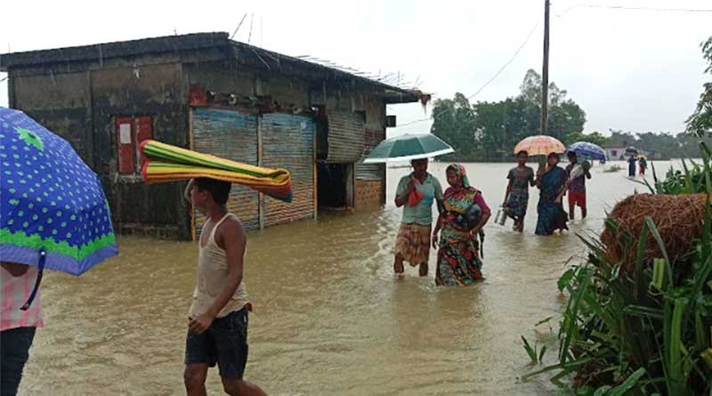 বাংলাদেশে ভয়াবহ বন্যা পরিস্থিতি, জলবন্দি লক্ষ লক্ষ মানুষ