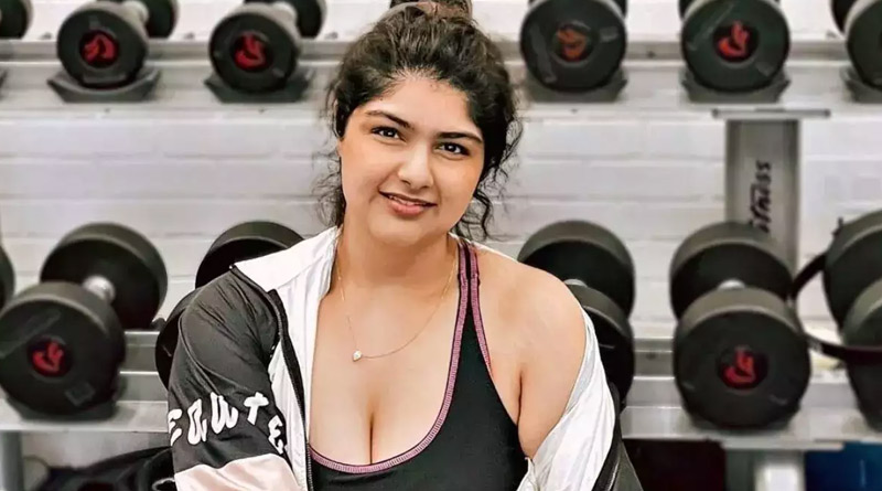 ক্যামেরার সামনেই খুলে ফেললেন অন্তর্বাস! কটাক্ষের মুখে অর্জুন কাপুরের বোন অংশুলা