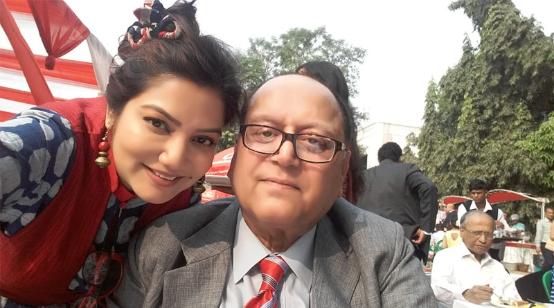 একগুচ্ছ ছবি, ভালবাসা মাখানো কবিতা, জন্মদিনে দীপঙ্করকে উপহার স্ত্রী দোলনের