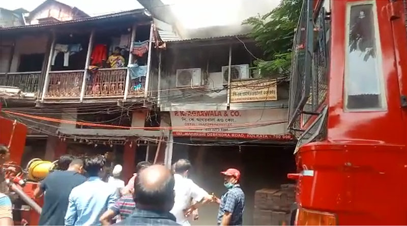 massive fire breaks out in Kolkata market, 6 fire engines rushed to spot | Sangbad Pratidin