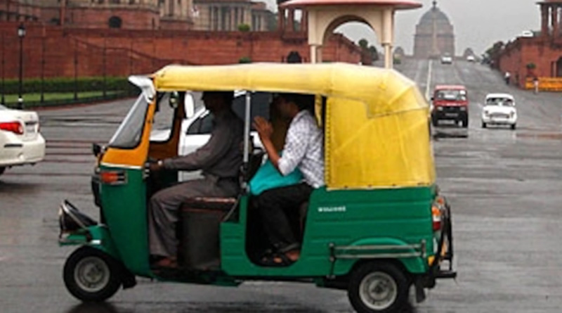 Delhi auto driver asks question on honking, picture viral | Sangbad Pratidin