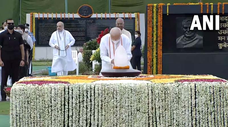 PM Modi pays floral tribute to Atal Bihari Vajpayee on his death anniversary | Sangbad Pratidin