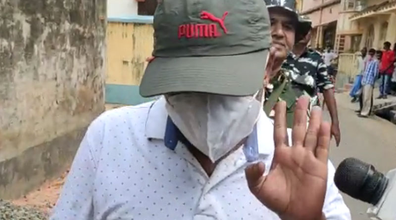 Cattle Smuggling: ২ ঘণ্টা তল্লাশির পর বাড়ি থেকে ‘আটক’ অনুব্রত ঘনিষ্ঠ কাউন্সিলর বিশ্বজ্যোতি বন্দ্যোপাধ্যায়