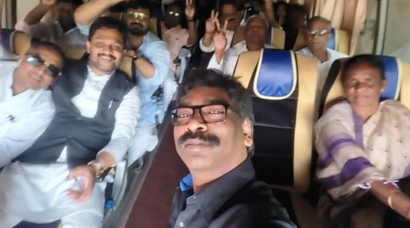 Jharkhand Chief Minister Hemant Soren's MLAs on way to luxury resort in bus। Sangbad Pratidin