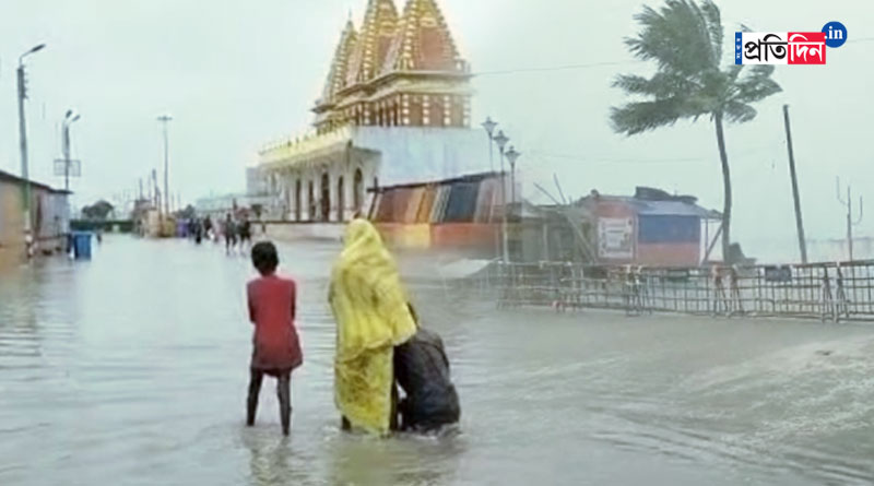 Heavy rain lashes in many parts of West Bengal | Sangbad Pratidin