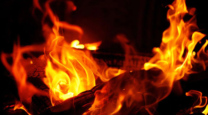 Wet cloth catching fire, suspicious incident in Katwa | Sangbad Pratidin