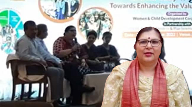 এবার তো কন্ডোমও চাইবে! ছাত্রী সস্তায় স্যানিটারি ন্যাপকিন চাইতেই ফুঁসে উঠলেন আমলা