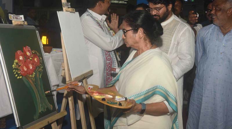 Mamata Banerjee made painting while inaugurating Ballygunje Durga Puja | Sangbad Pratidin