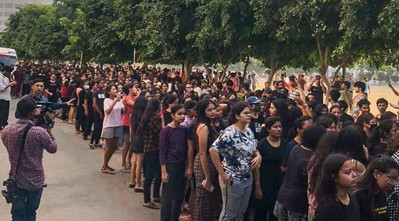 Chandigarh University videos leaked case: Students call off protest at midnight, classes suspended for 6 days | Sangbad Pratidin