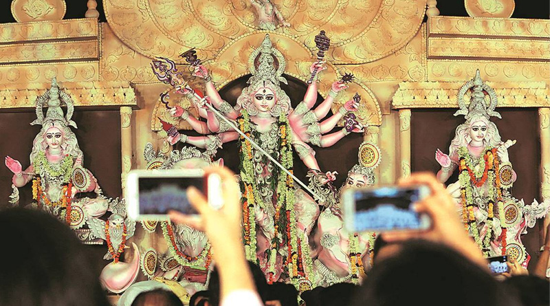 Durga Puja 2022: নয়ডাতেও এবার পুজো পরিক্রমা, সেরা হওয়ার প্রতিযোগিতায় কোমর বাঁধছে রাজধানীর মণ্ডপগুলি