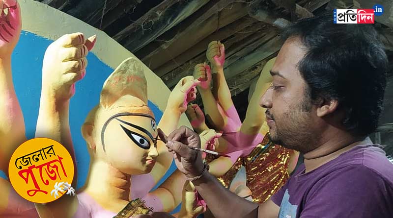 Hindu and Muslim celebrate the Durga Puja at Bhangar's Majumder bari | Sangbad Pratidin
