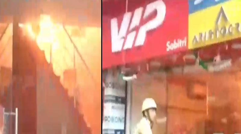Massive fire broke out in Howrah's shop । Sangbad Pratidin