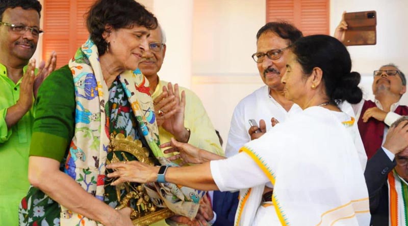 This woman named Tapati Guha Thakurata behind UNESCO recognition of Durga Puja | Sangbad Pratidin