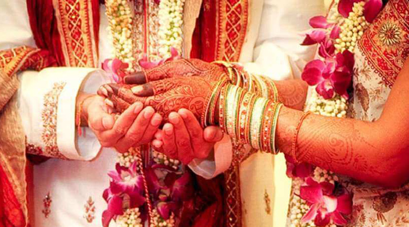 A Hyderabad groom flees from wedding reception after seeing his first wife with cops