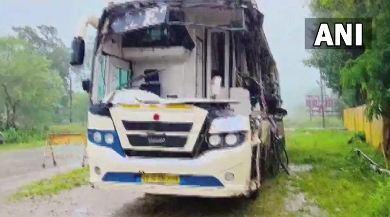 ছত্তিশগড়ে ট্রেকারের সঙ্গে বাসের সংঘর্ষ, মৃত দুই শিশু-সহ অন্তত ৭