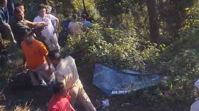 Road Accident killed 3 near Darjeeling | Sangbad Pratidin