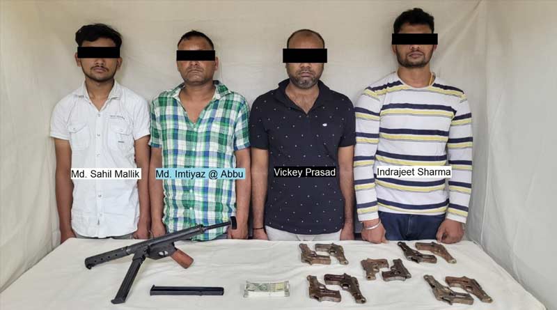 নম্বরহীন বাইকে ‘প্রেস’ স্টিকার, সিঁথির মোড়ে তল্লাশি, কার্বাইন পাচারের পর্দাফাঁস