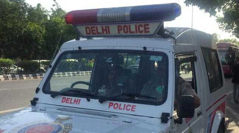 Delhi Cops Kidnap Man and Threaten To File False Case For rupees 1.5 Lakh | Sangbad Pratidin