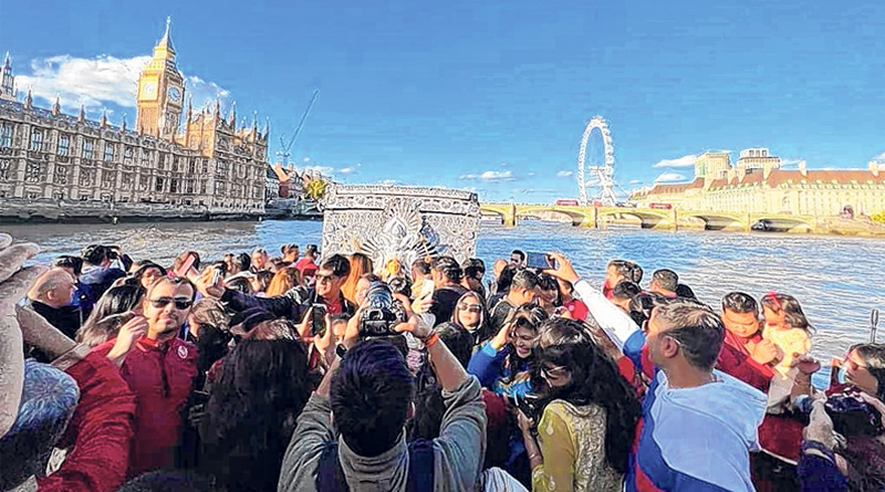 Durga Parade on Thames River carnival in London | Sangbad Pratidin
