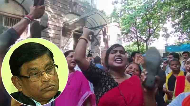 ‘চাকরি চোর, শিক্ষা চোর’, আদালত চত্বরে মানিককে ঘিরে স্লোগান, জুতো হাতে বিক্ষোভ BJP কর্মীদের