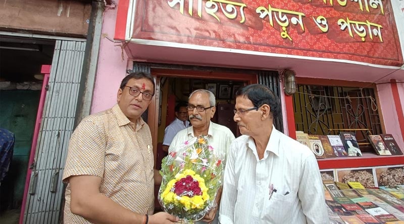 TMC MP Shantanu Sen visits CPM book stall | Sangbad Pratidin
