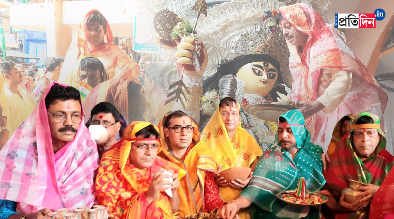 পরণে শাড়ি, মাথায় ঘোমটা, নারীবেশে ওরা কারা? দেখুন ভদ্রেশ্বরের জগদ্ধাত্রী পুজোর বরণ চিত্র