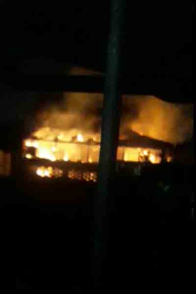100 years old building caught fired at Territy Bazar.