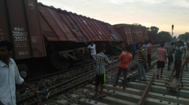 Eight coaches of goods train derailed in Orissa, service disrupted to Eastm Coast division of South Eastern railway | Sangbad Pratidin