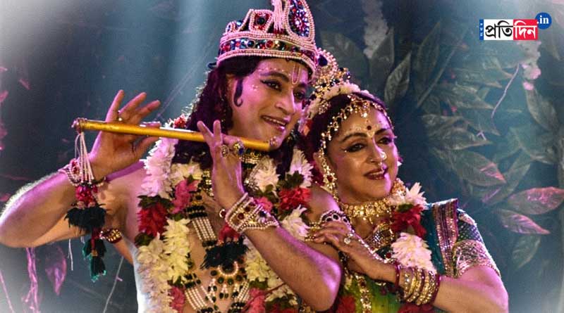 রাধার বেশে হেমা মালিনীর নাচ, ছবি দেখে মুগ্ধ অনুরাগীরা
