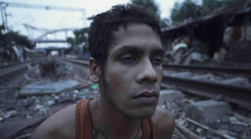 Bengali film ‘Jhilli’ provides a scorching view of life in the dumps | Sangbad Pratidin