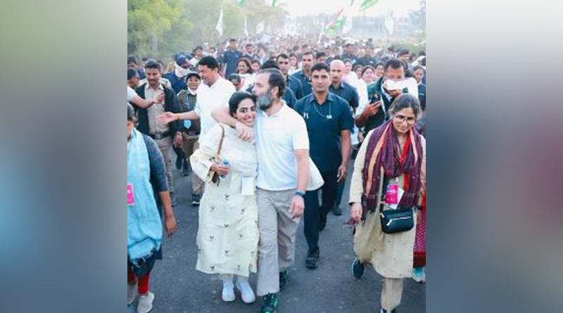 ভারত জোড়ো যাত্রায় বিধায়ক দিব্যার কপালে চুম্বন রাহুলের! কটাক্ষ বিজেপির, পালটা নেত্রীর