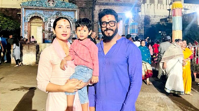 জয় জগন্নাথ! ছেলে যুবানকে নিয়ে পুরীর মন্দির দর্শন করলেন রাজ-শুভশ্রী, দেখুন ছবি