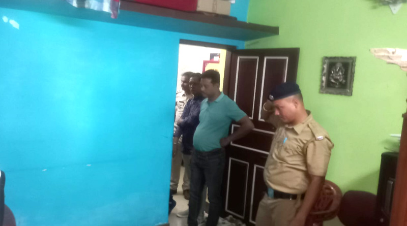 Husband, wife found dead at bedroom in Siliguri | Sangbad Pratidin