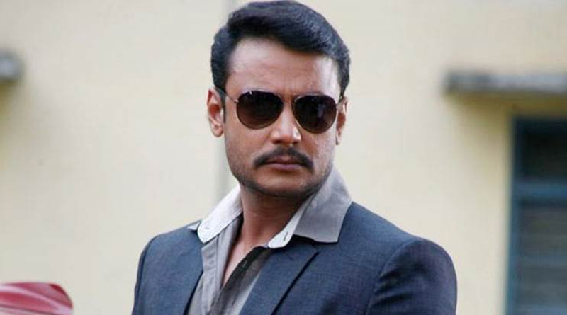 সিনেমার প্রচারে বেরিয়ে বিপত্তি, দক্ষিণী অভিনেতার মুখে জুতো ছুঁড়ল ব্যক্তি! ভিডিও ভাইরাল