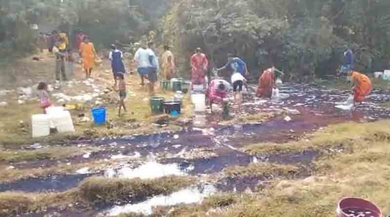 Villagers loot diesel as Indian Oil Pipeline leaked in Durgapur | Sangbad Pratidin