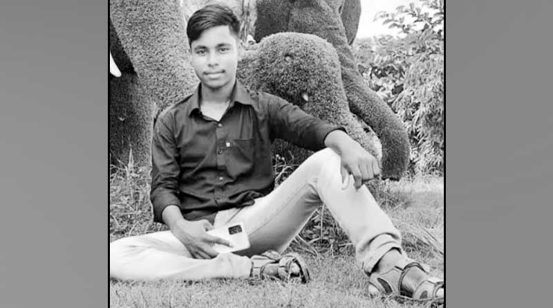 মাঠে খেলা চলাকালীন বিপত্তি, ক্যাচ ধরতে গিয়ে চন্দননগরে মৃত্যু উঠতি ক্রিকেটারের