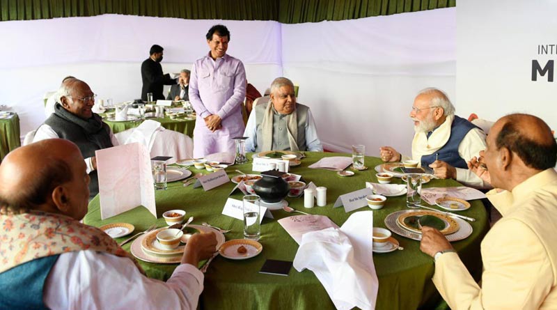 PM Modi, Mallikarjun Kharge share millet lunch in Parliament। Sangbad Pratidin