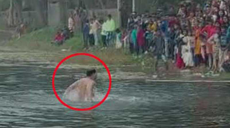 Bishnupur man dives 2023 times to celebrate New year 2023 uniquely | Sangbad Pratidin
