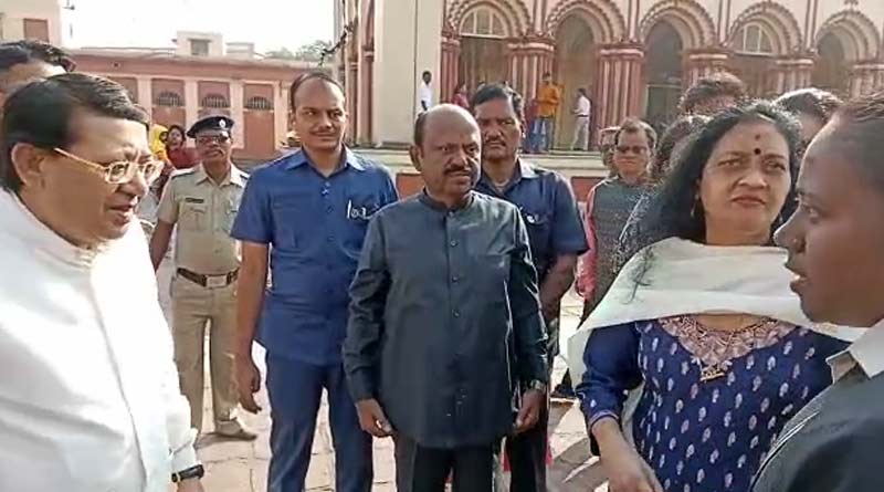 WB Governor CV Ananda Bose visits Dakshineswar temple । Sangbad Pratidin