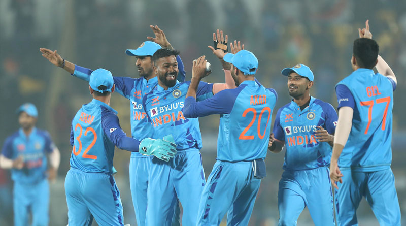 India Beats Sri Lanka in Third T-20 to win series