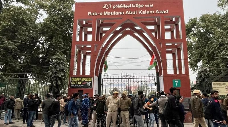 Students detained, police at delhi's Jamia over BBC film screening | Sangbad Pratidin