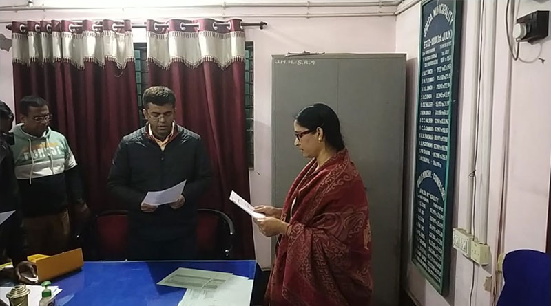 Shila Chatterjee sworn in as new chairman of Jhalda municipality | Sangbad Pratidin