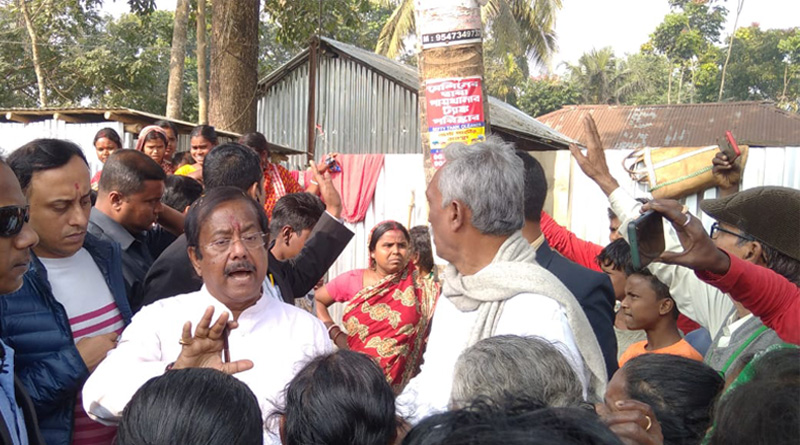 Minister Jyotipriyo Mullick faces protests in Chakda for promoting 'Didir Suraksha Kavach' | Sangbad Pratidin