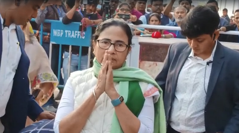 ‘রাজনীতি না করে ১০০ দিনের টাকা দিন’, গঙ্গাসাগর থেকে কেন্দ্রকে তোপ মমতার