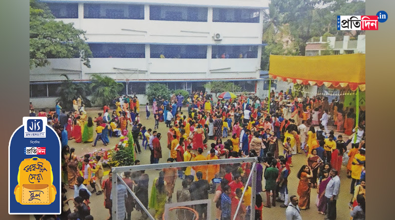 একই আসনে পূজিত হন সরস্বতী ও শ্রীমা, শ্রী অরবিন্দ ইনস্টিটিউট অফ এডুকেশনে ‘মহাসরস্বতী’র আরাধনা