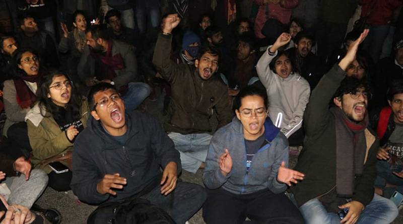 JNU students alleges stone pelting, power snap during BBC Documentary show | Sangbad Pratidin
