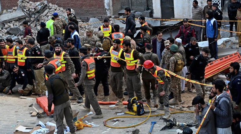 Head of terrorist revored from Pakistan blast site, death toll rises to 93 | Sangbad Pratidin