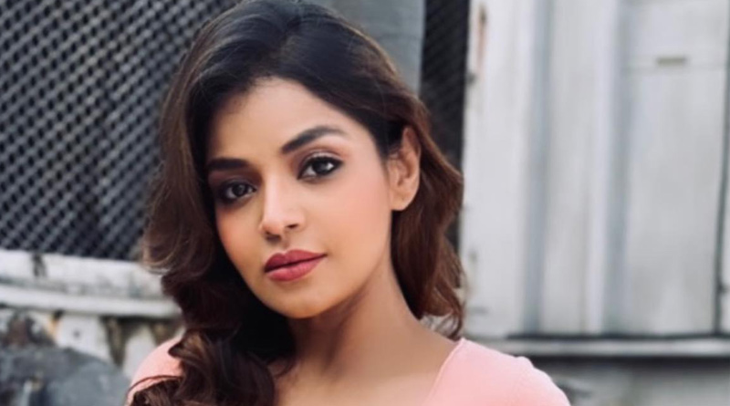শরীরচর্চা করতে গিয়ে পড়ে গেলেন কাচের উপর, গুরুতর আহত অভিনেত্রী অরুণিমা ঘোষ