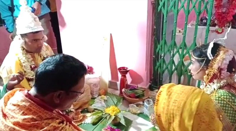 দুই সিভিক পুলিশের বিয়েতে এলাহি আয়োজন, আলোর রোশনাইয়ে সেজে উঠল থানা